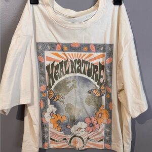 Hollister Cream T-Shirt with Earth and Butterfly Graphic